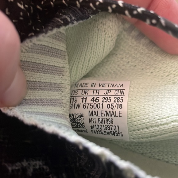 Adidas boost shoe - Picture 7 of 7